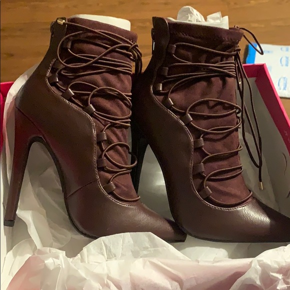 Bev Booties - Picture 2 of 3